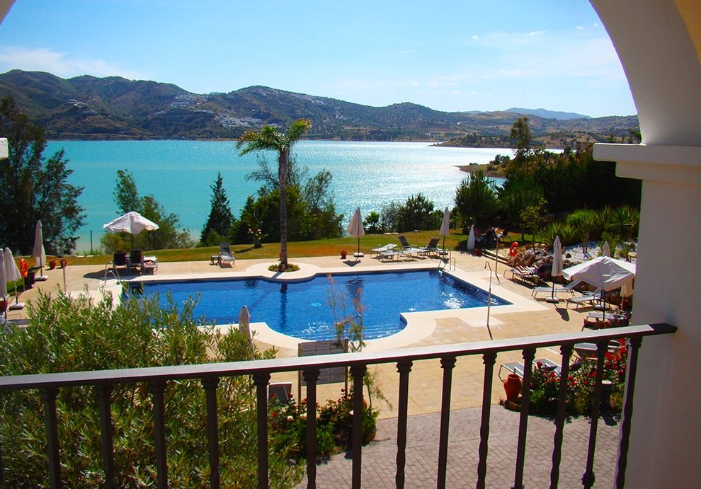 piscina-hot-vinuela-e1543004206469